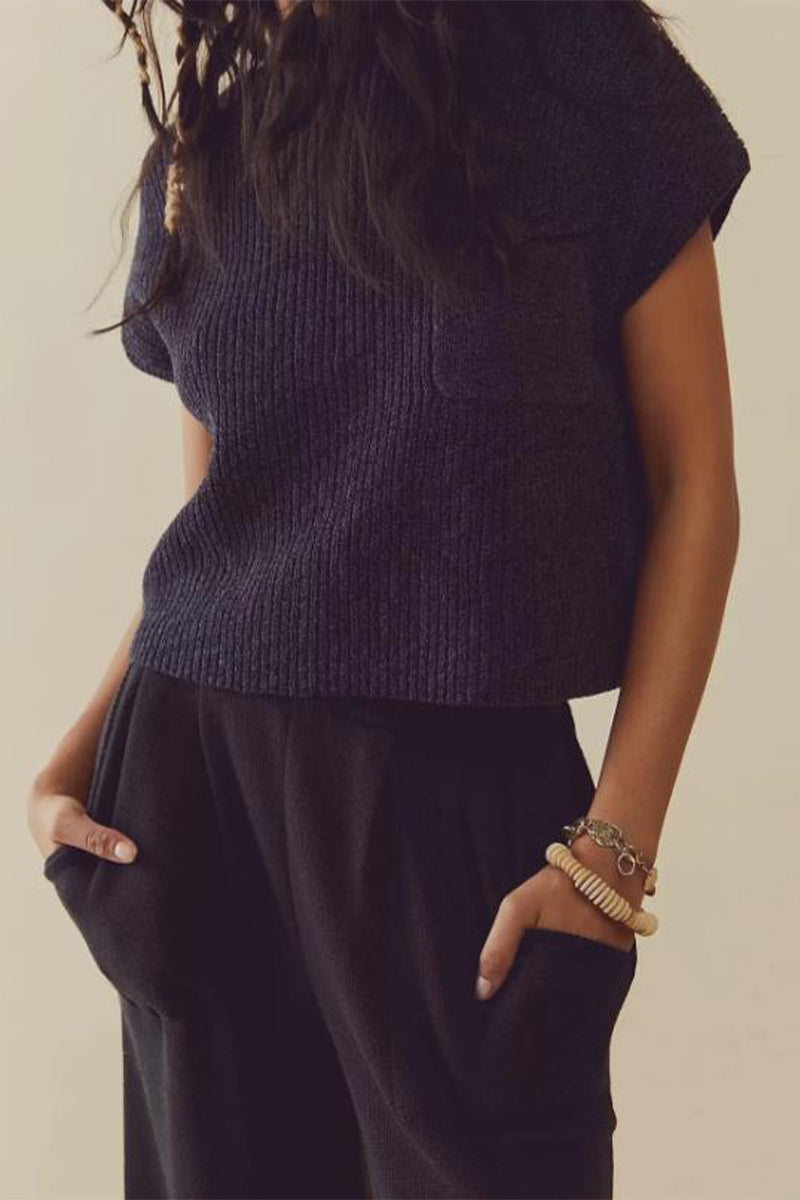 Ramona | Casual simplicity, solid pocket, O-neck, two-piece