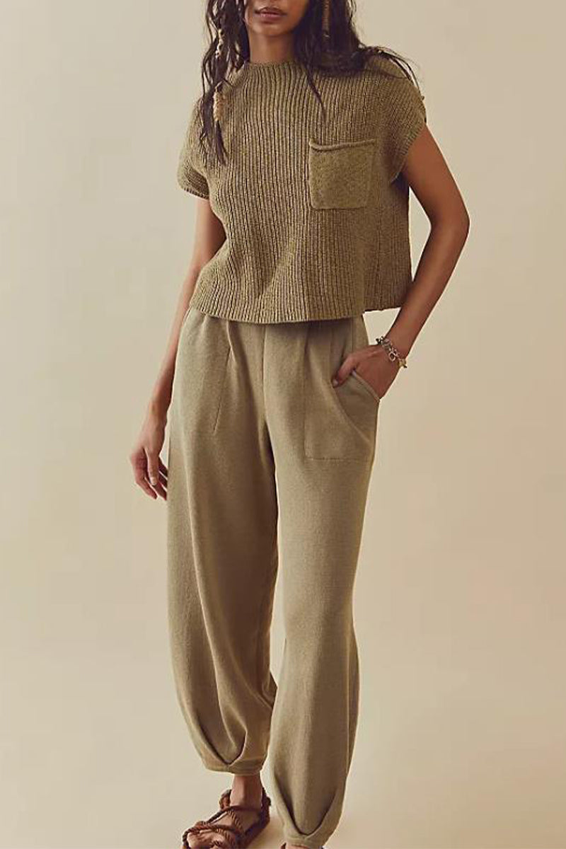 Ramona | Casual simplicity, solid pocket, O-neck, two-piece