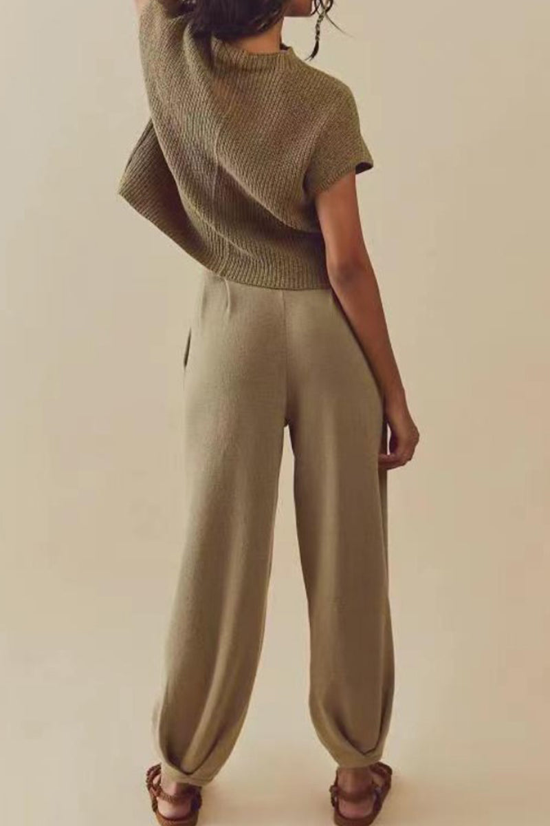Ramona | Casual simplicity, solid pocket, O-neck, two-piece