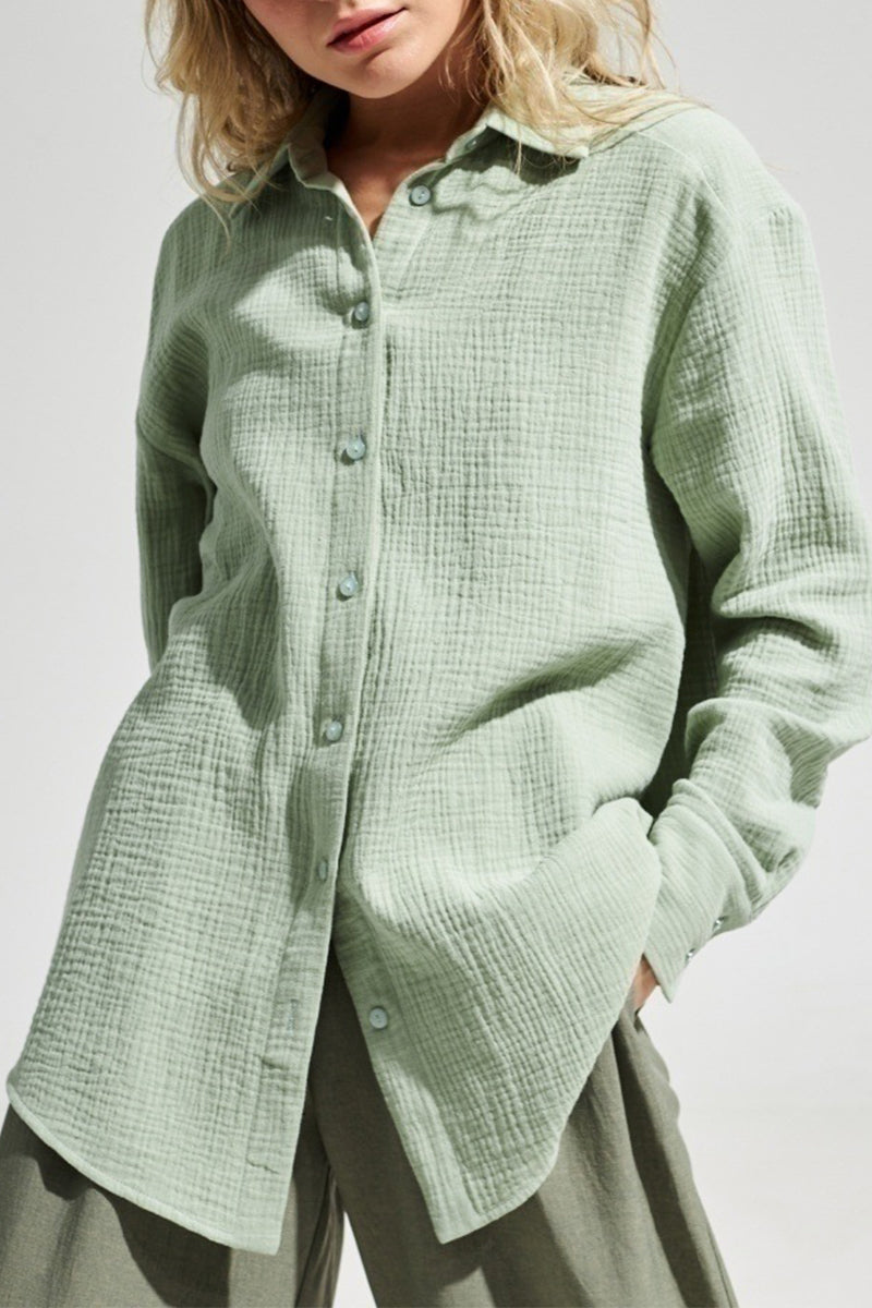 Nadia | Elegant tops with a plain turn-down collar