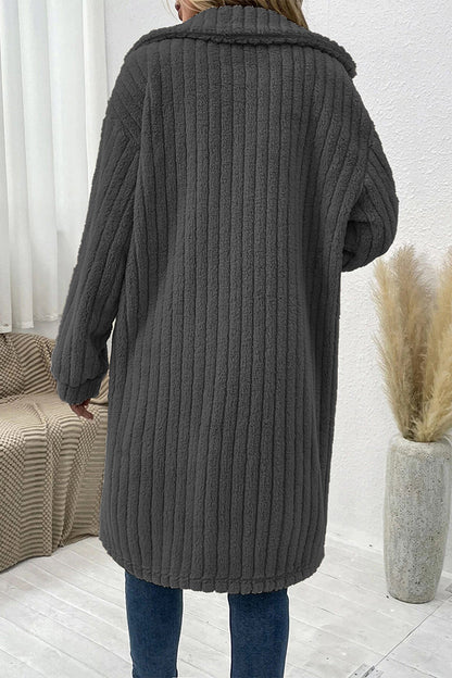 Abigail | Elegant outerwear with plain buttons and turn-down collar