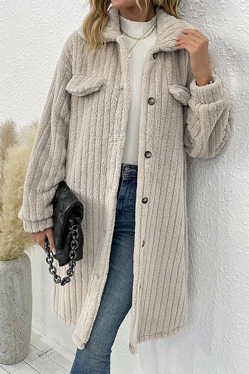 Abigail | Elegant outerwear with plain buttons and turn-down collar