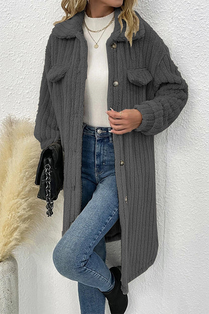 Abigail | Elegant outerwear with plain buttons and turn-down collar