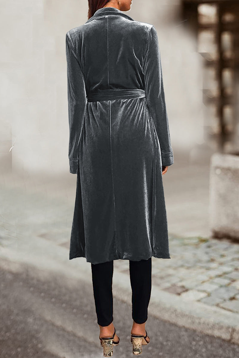 Esther | Elegant British style outerwear with plain pockets and turn-down collar