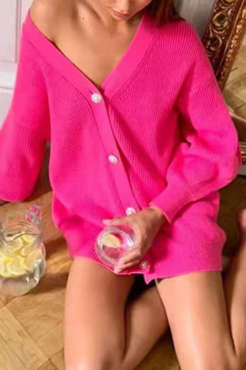 Ileana | Casual outerwear with solid color buttons and V-neck