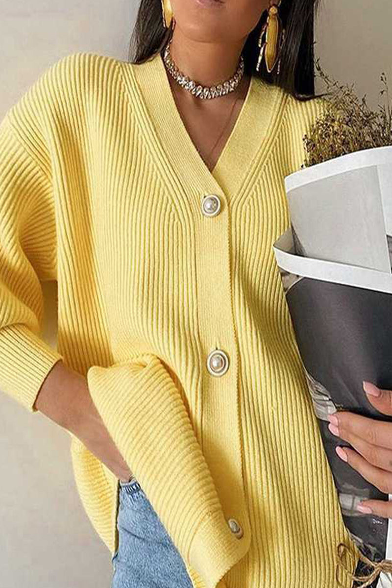 Ileana | Casual outerwear with solid color buttons and V-neck