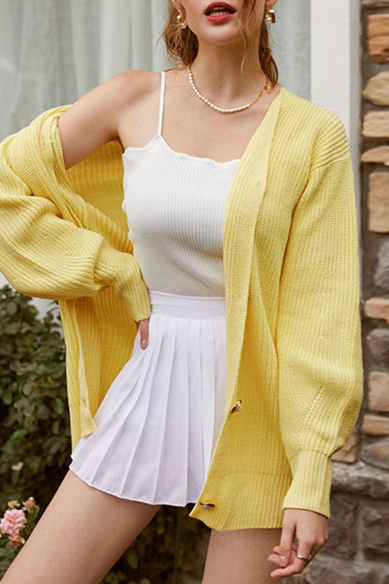 Ileana | Casual outerwear with solid color buttons and V-neck