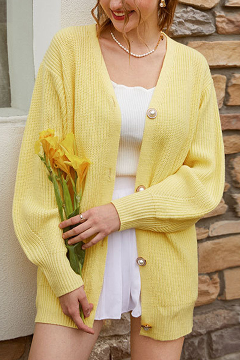 Ileana | Casual outerwear with solid color buttons and V-neck