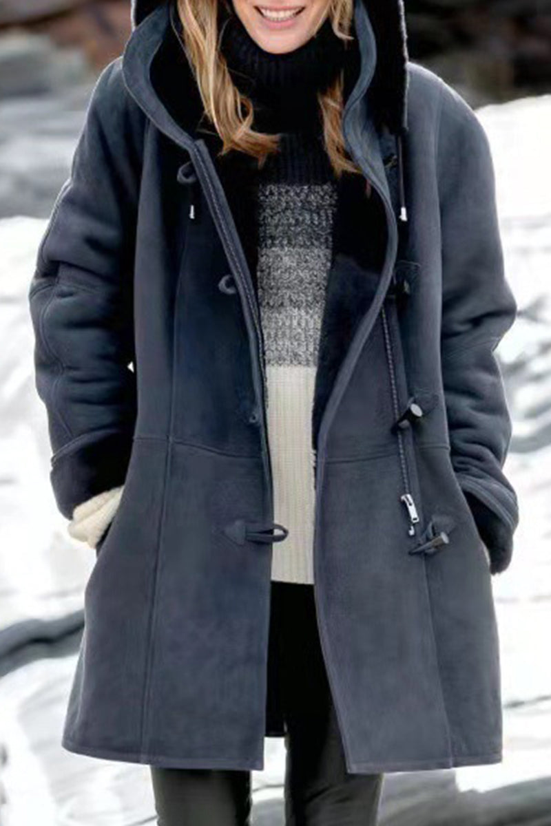 Raquel | Tailored and elegant winter garment