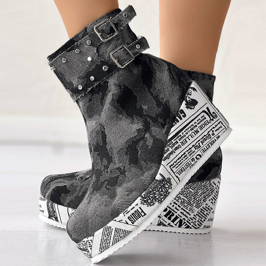 Delia | Casual, round out-door shoes in a patchwork design