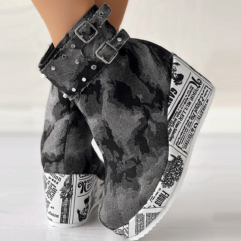 Delia | Casual, round out-door shoes in a patchwork design
