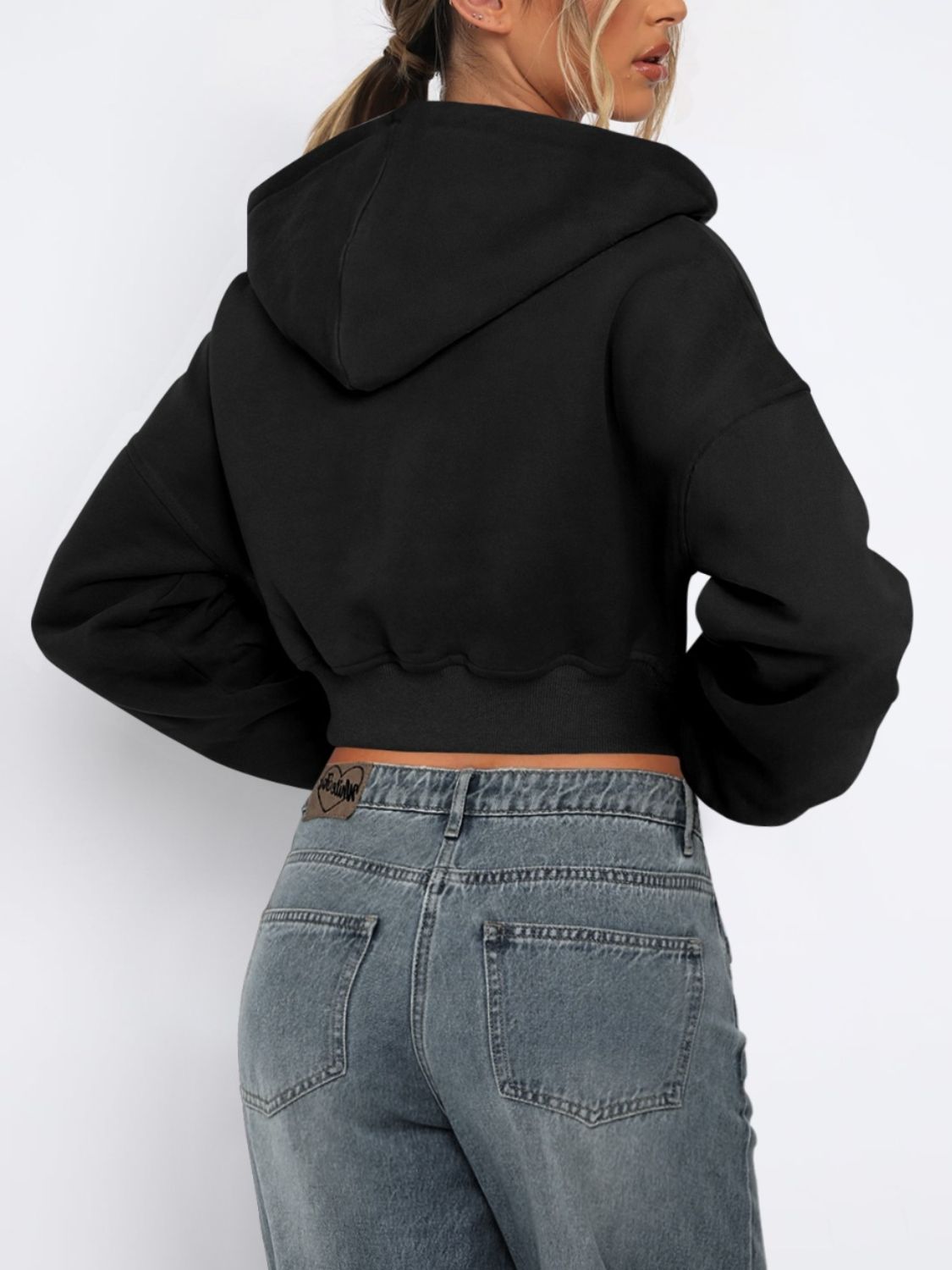 Evelyn | Cropped, long-sleeved jacket with hood and zip