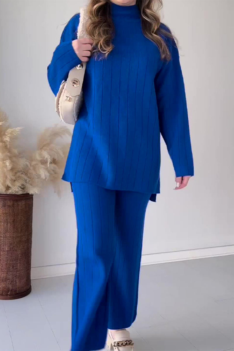 Elizabeth | Casual, plain three-quarter length two-piece suit with an O-neck and slit