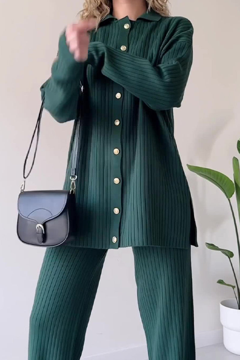 Elisa | Casual two-piece suit with plain buttons and V-neck and long sleeves