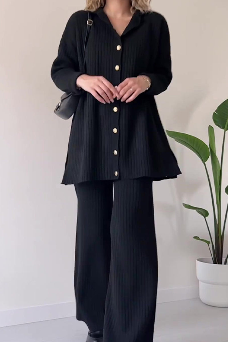 Elisa | Casual two-piece suit with plain buttons and V-neck and long sleeves