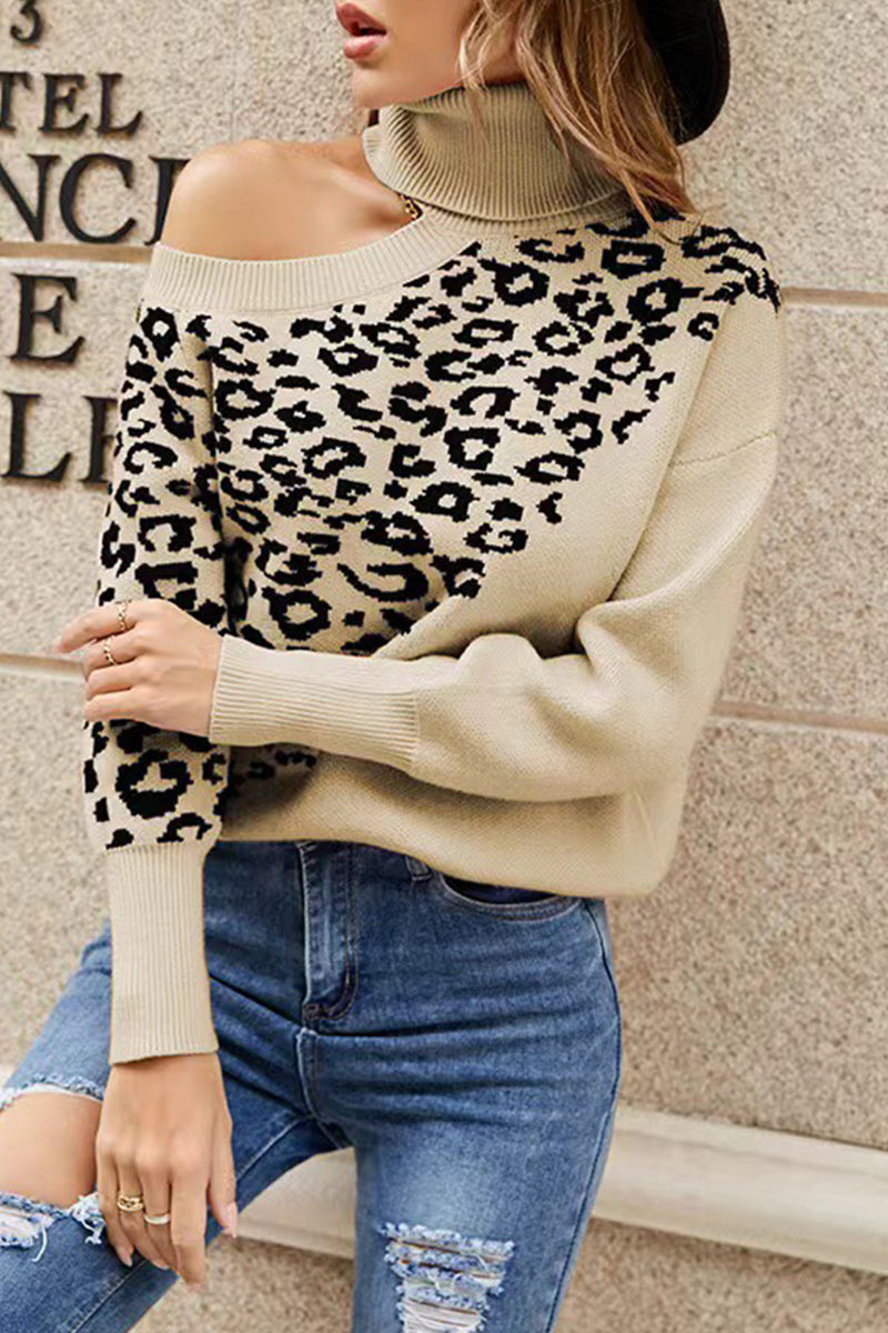 Gladys | Street leopard turtleneck sweater with an asymmetrical weave pattern