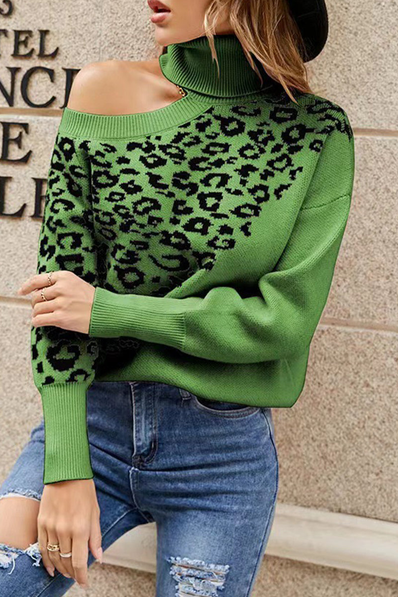 Gladys | Street leopard turtleneck sweater with an asymmetrical weave pattern