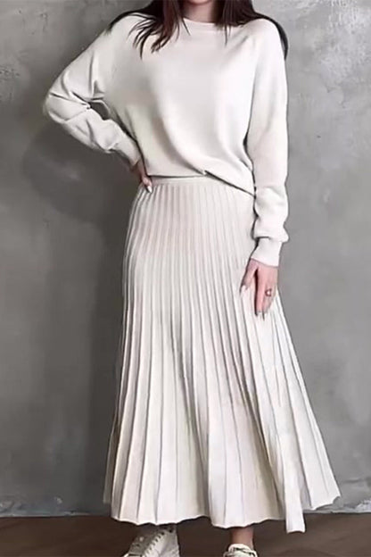 Aafke | Elegant, plain two-piece suit with an O-neck and long sleeves