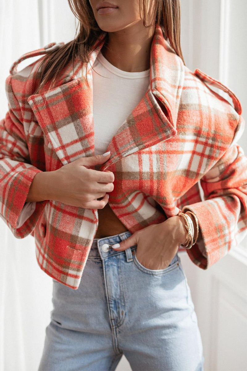 Bianca | Casual outerwear with checked buttons and contrast reversible collar