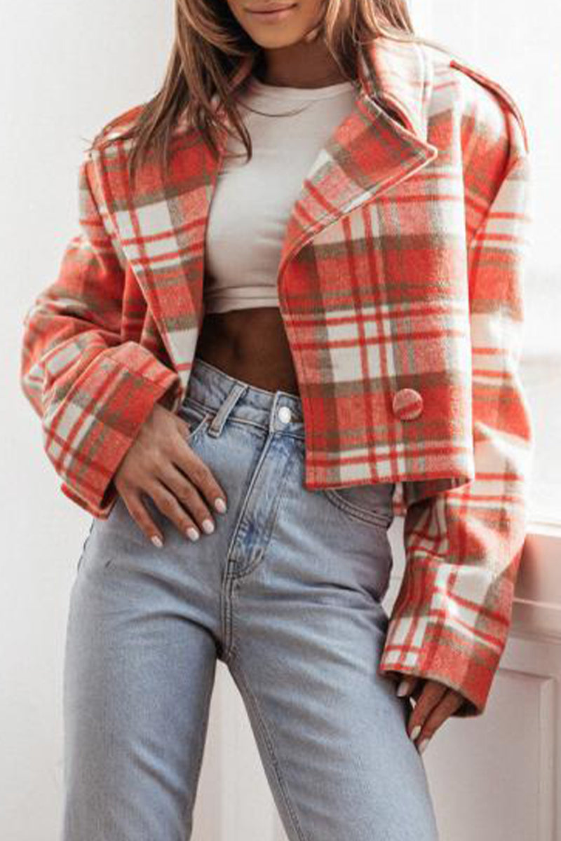 Bianca | Casual outerwear with checked buttons and contrast reversible collar
