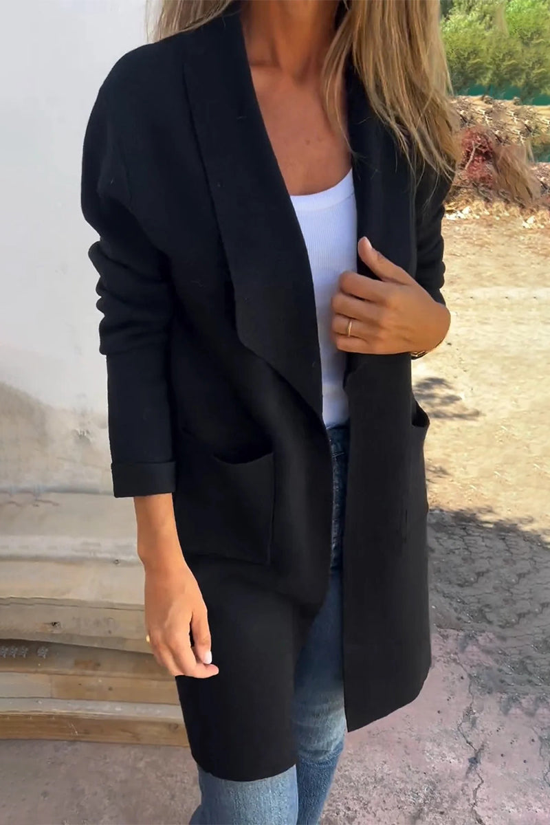 Claudia | Casual everyday outerwear with a solid color pocket turn-down collar