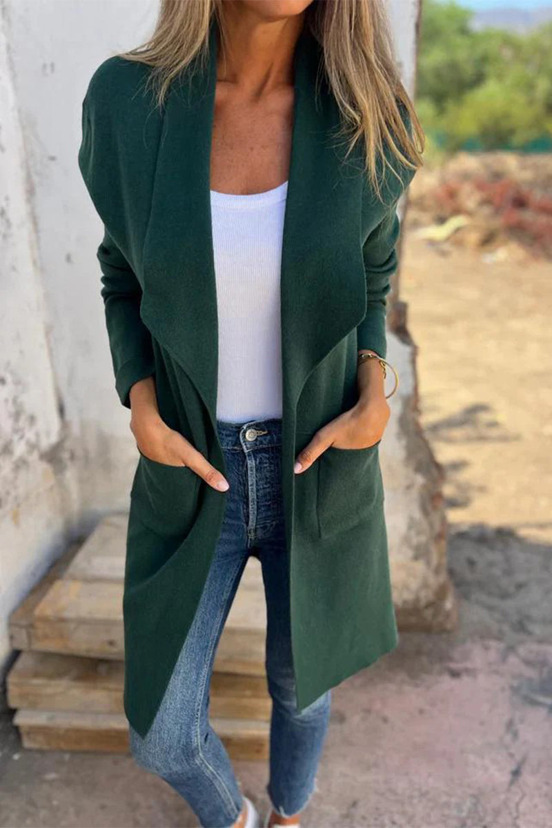 Claudia | Casual everyday outerwear with a solid color pocket turn-down collar