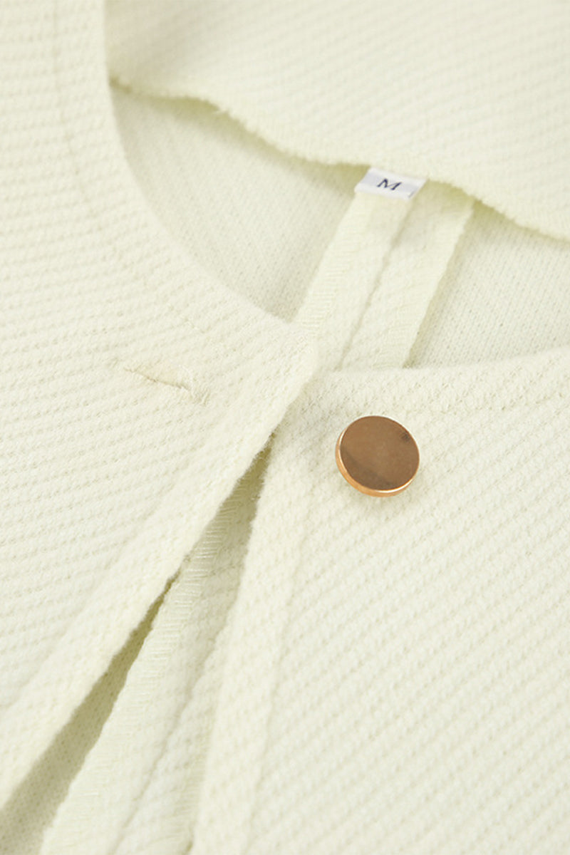 Concha | Casual everyday outerwear with solid color buttons and O-neck