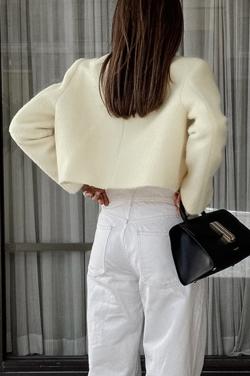 Concha | Casual everyday outerwear with solid color buttons and O-neck