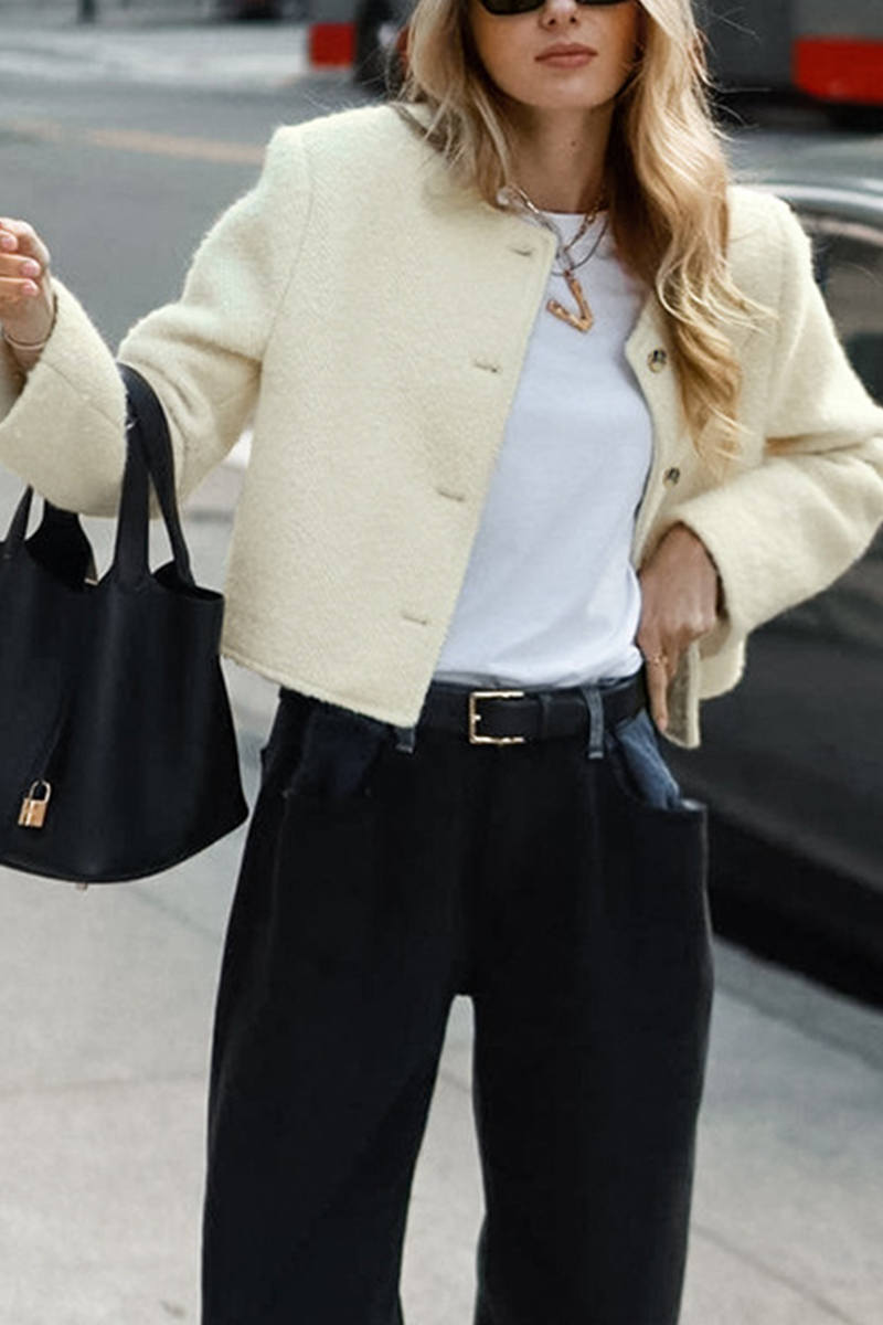 Concha | Casual everyday outerwear with solid color buttons and O-neck