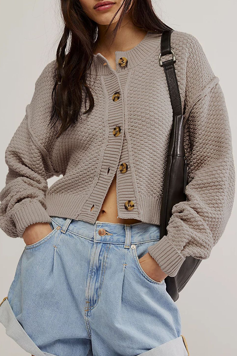 Dunja | Casual everyday outerwear with solid color buttons and O-neck