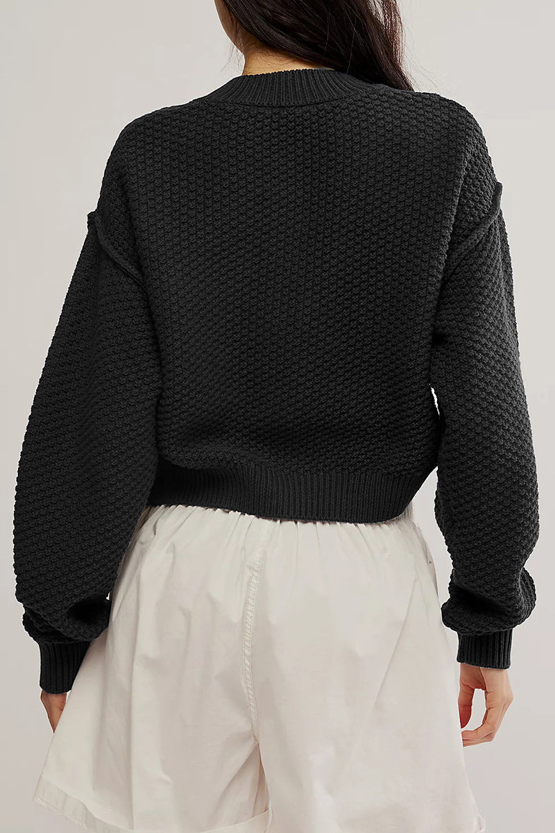 Dunja | Casual everyday outerwear with solid color buttons and O-neck