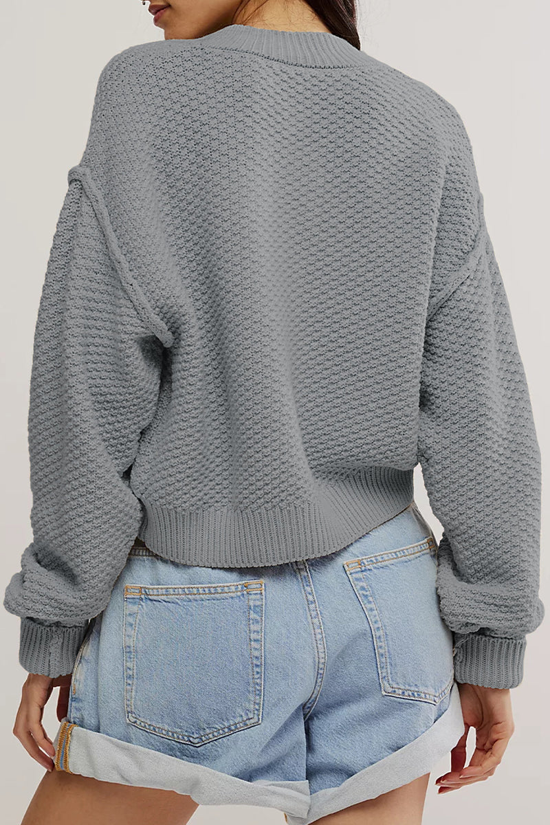 Dunja | Casual everyday outerwear with solid color buttons and O-neck
