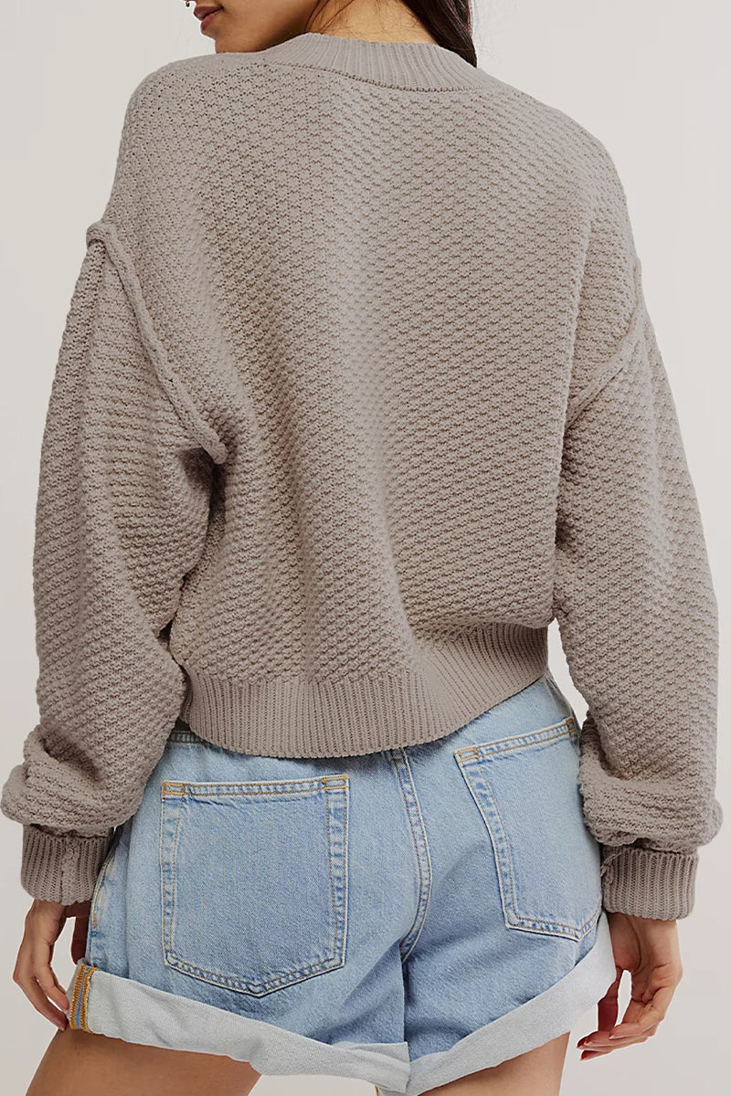 Dunja | Casual everyday outerwear with solid color buttons and O-neck