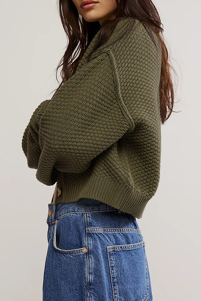 Dunja | Casual everyday outerwear with solid color buttons and O-neck