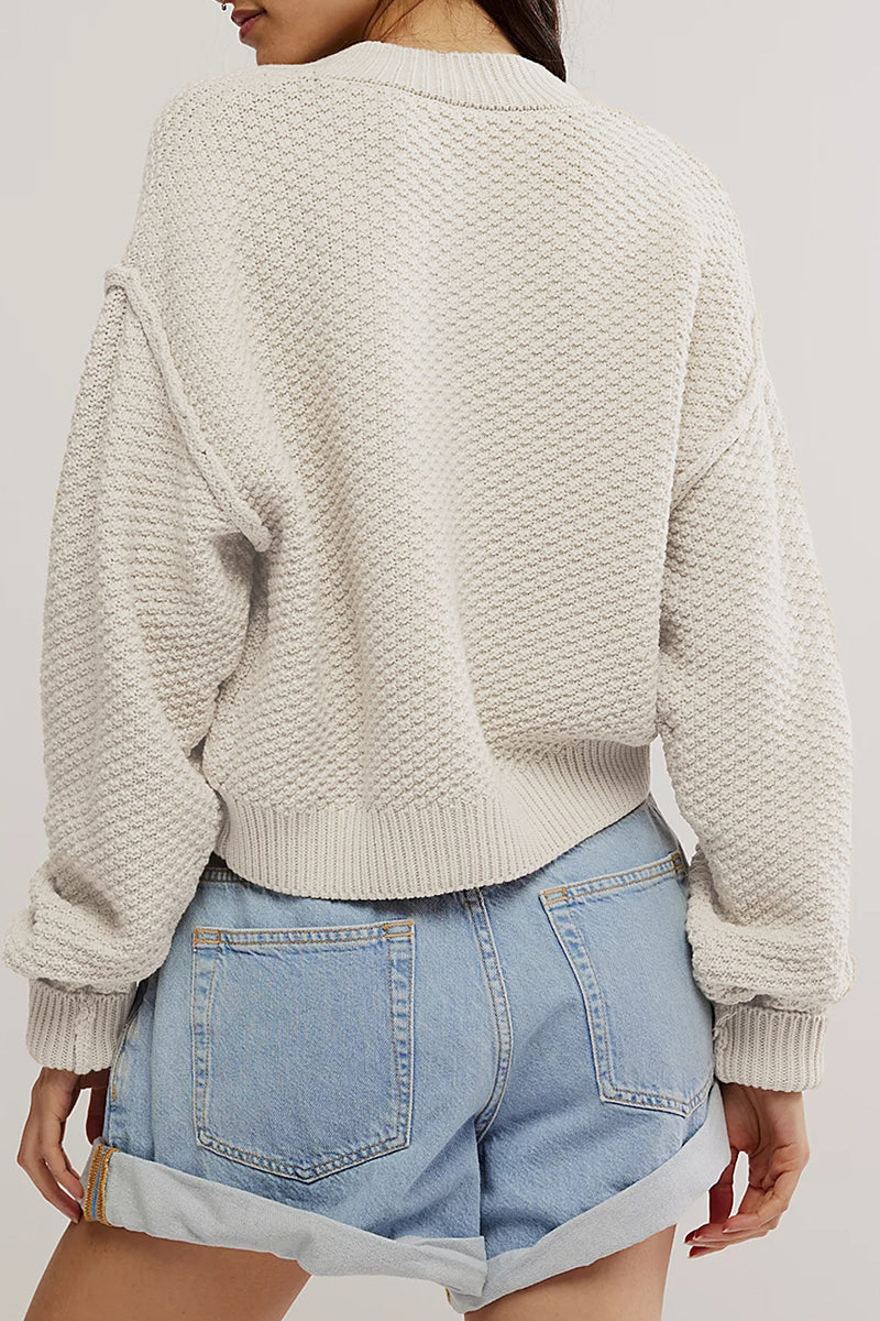Dunja | Casual everyday outerwear with solid color buttons and O-neck