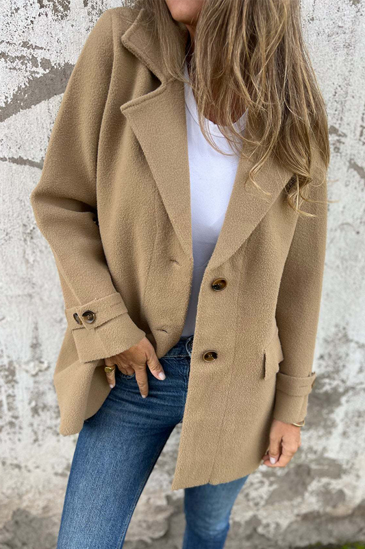 Edith | Casual everyday outerwear with buttons and a large reversible collar