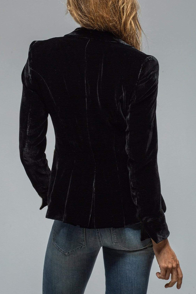 Eefje | Casual everyday outerwear with pocket buttons and reversible collar