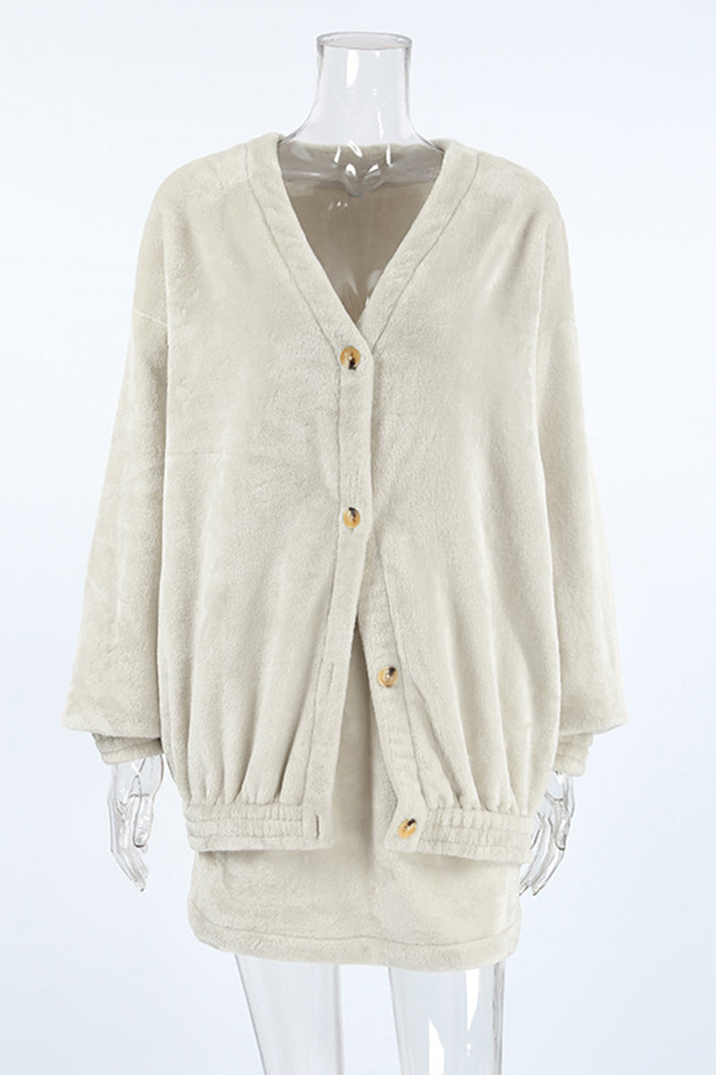 Evelien | Casual, daily two-piece suit with buttons, V-neck and long sleeves