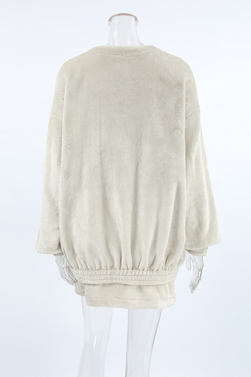 Evelien | Casual, daily two-piece suit with buttons, V-neck and long sleeves