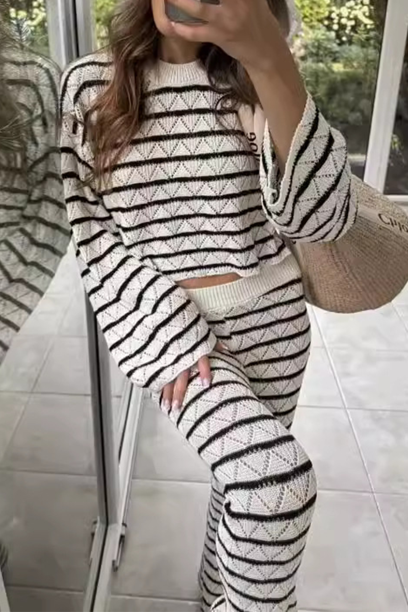 Eva | Casual striped two-piece suit with contrasting O-neck and long sleeves