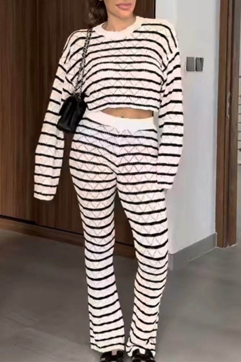 Eva | Casual striped two-piece suit with contrasting O-neck and long sleeves