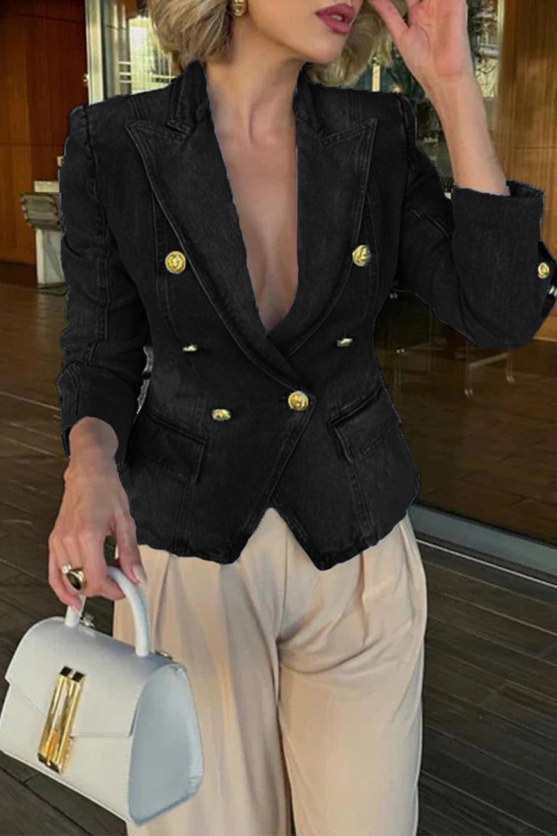 Flor | Casual outerwear with distressed buttons and reversible collar