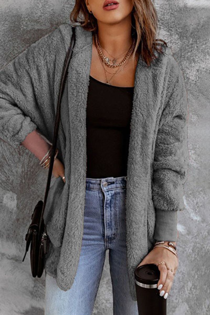 Hilde | Casual, daily outerwear with a fluffy cardigan collar