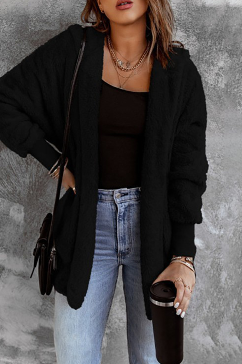 Hilde | Casual, daily outerwear with a fluffy cardigan collar