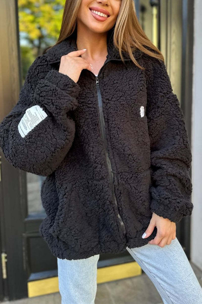 Ivonne | Casual outerwear with a fluffy turn-down collar and pocket for everyday use