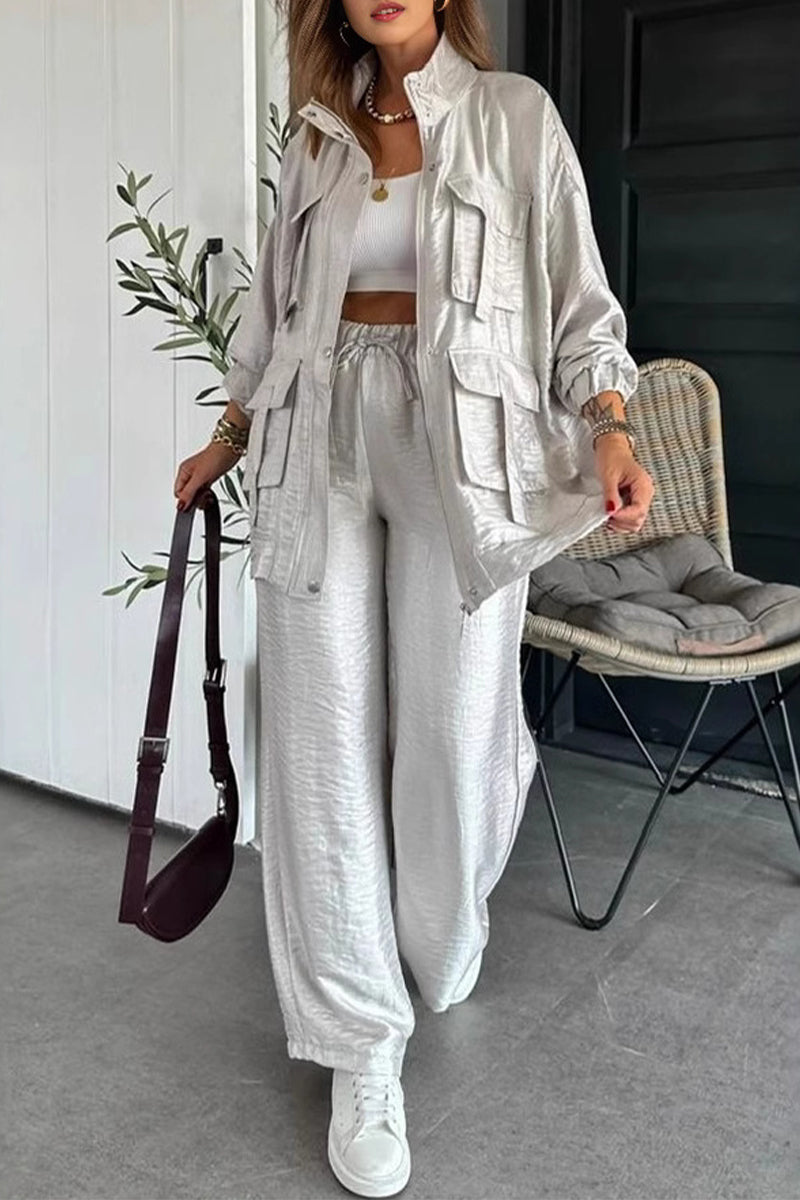 Jessa | Casual, long-sleeved two-piece suit with a gathered stand-up collar and pockets