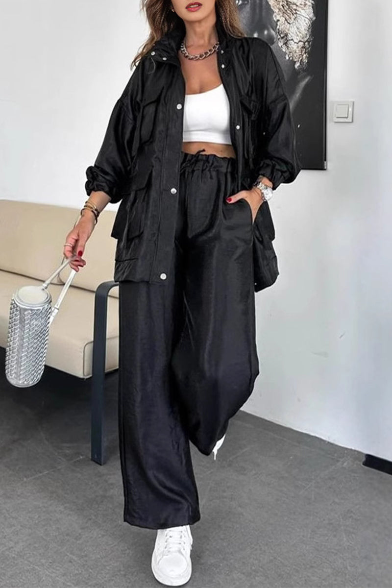 Jessa | Casual, long-sleeved two-piece suit with a gathered stand-up collar and pockets
