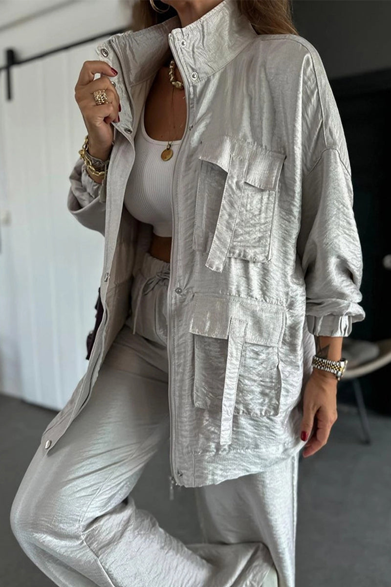 Jessa | Casual, long-sleeved two-piece suit with a gathered stand-up collar and pockets