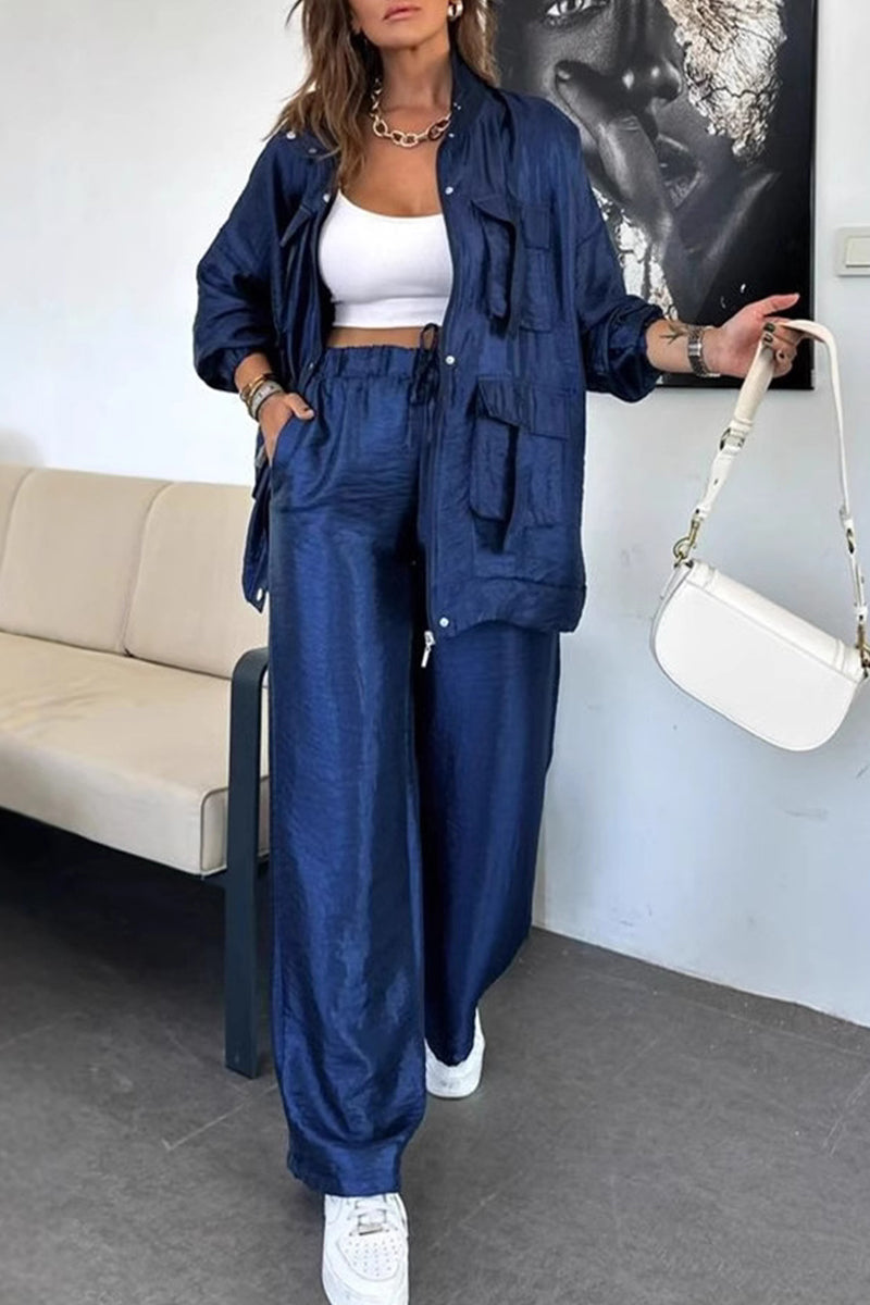 Jessa | Casual, long-sleeved two-piece suit with a gathered stand-up collar and pockets