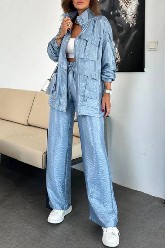 Jessa | Casual, long-sleeved two-piece suit with a gathered stand-up collar and pockets